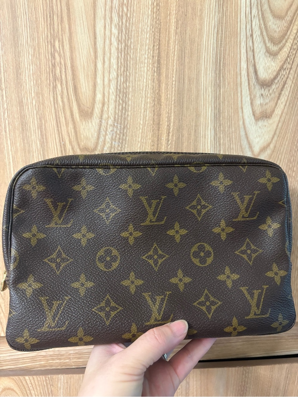 Authentic LOUIS VUITTON Monogram Toiletry 23 Pouch